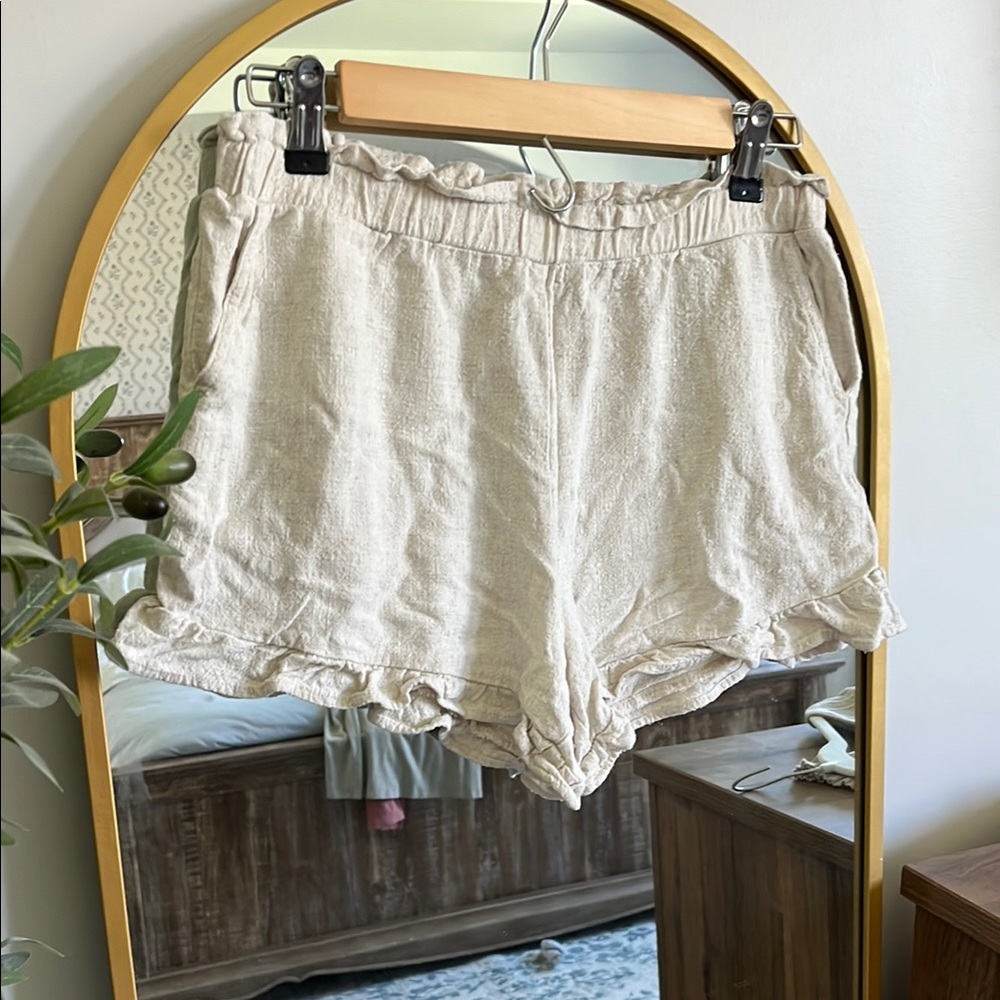 Neuflora Cream Linen Blend Hailey Shorts